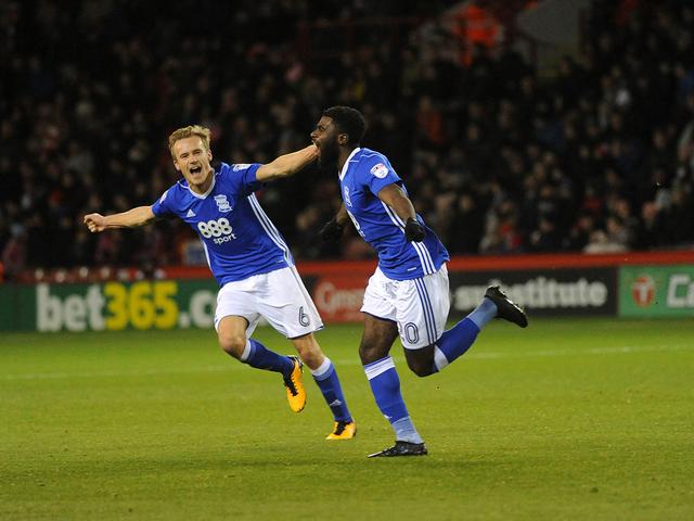 斗牛游戏-包含伯明翰城后卫受伤退出，球队调整战术的词条