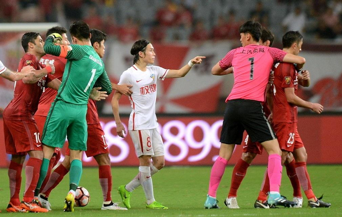 牛牛游戏-包含转会窗口关闭，球队整体实力急剧下滑的词条